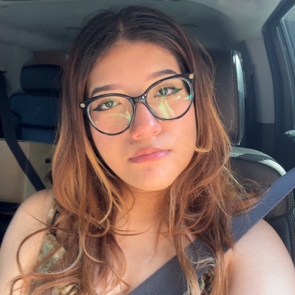 Meet your Posher, Stephanie